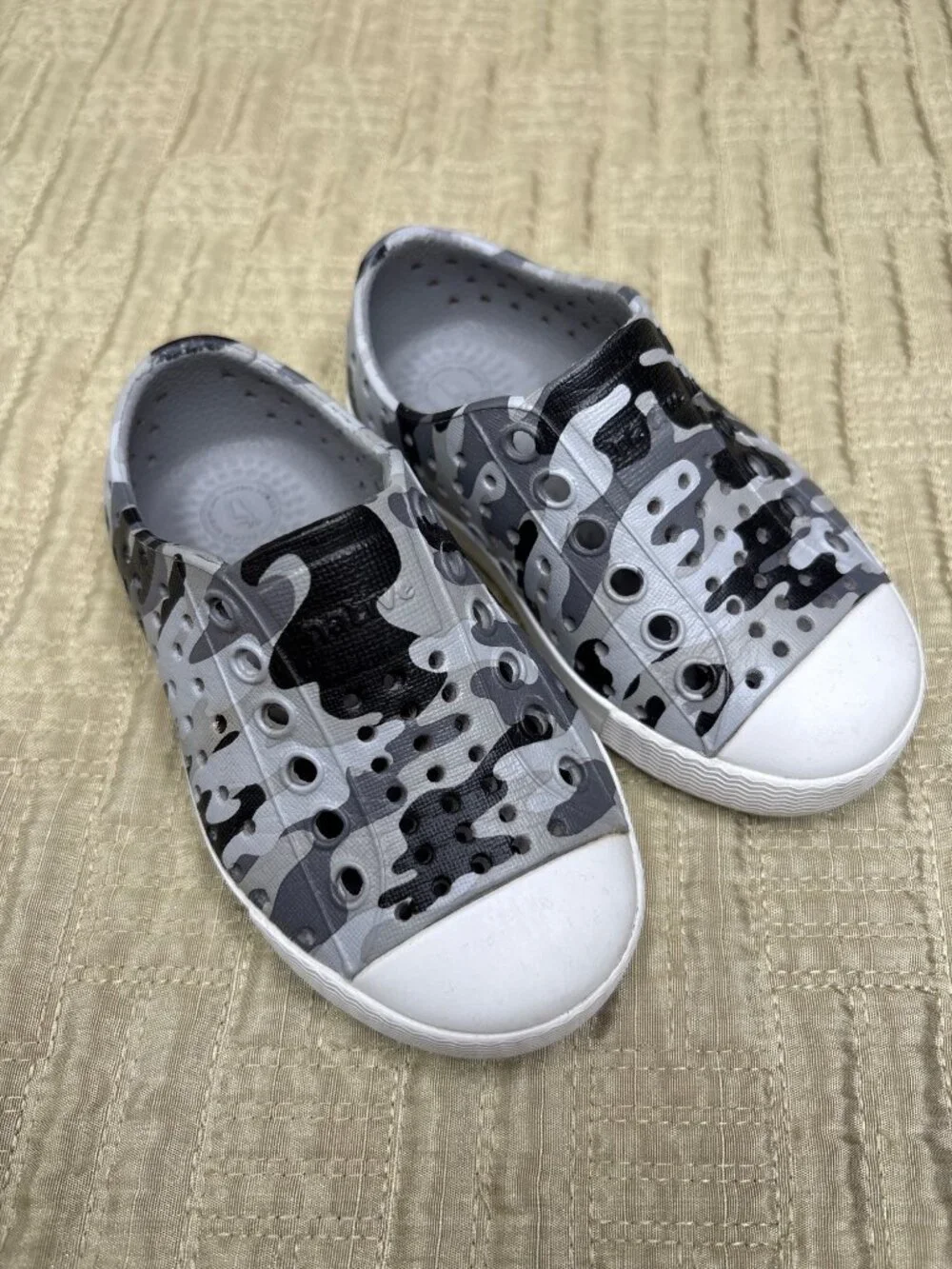 C5 Native Jefferson Black Camo Unisex Child Shoes Sneakers